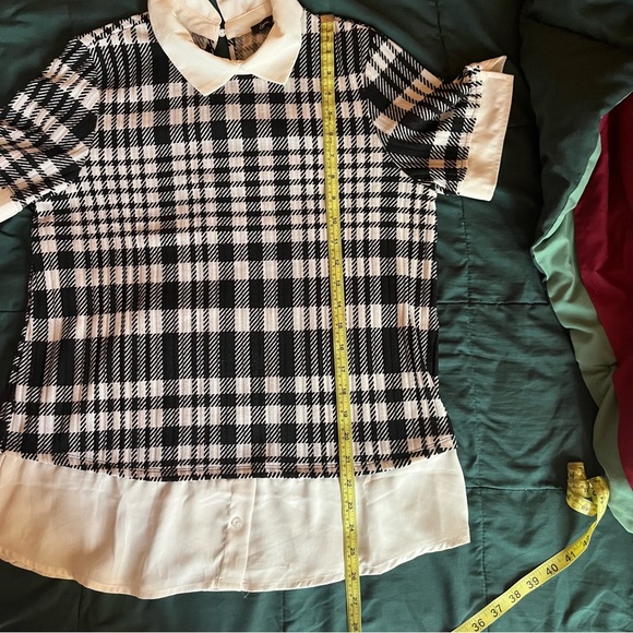 Chic Black and White Plaid Blouse - Picture 10 of 11
